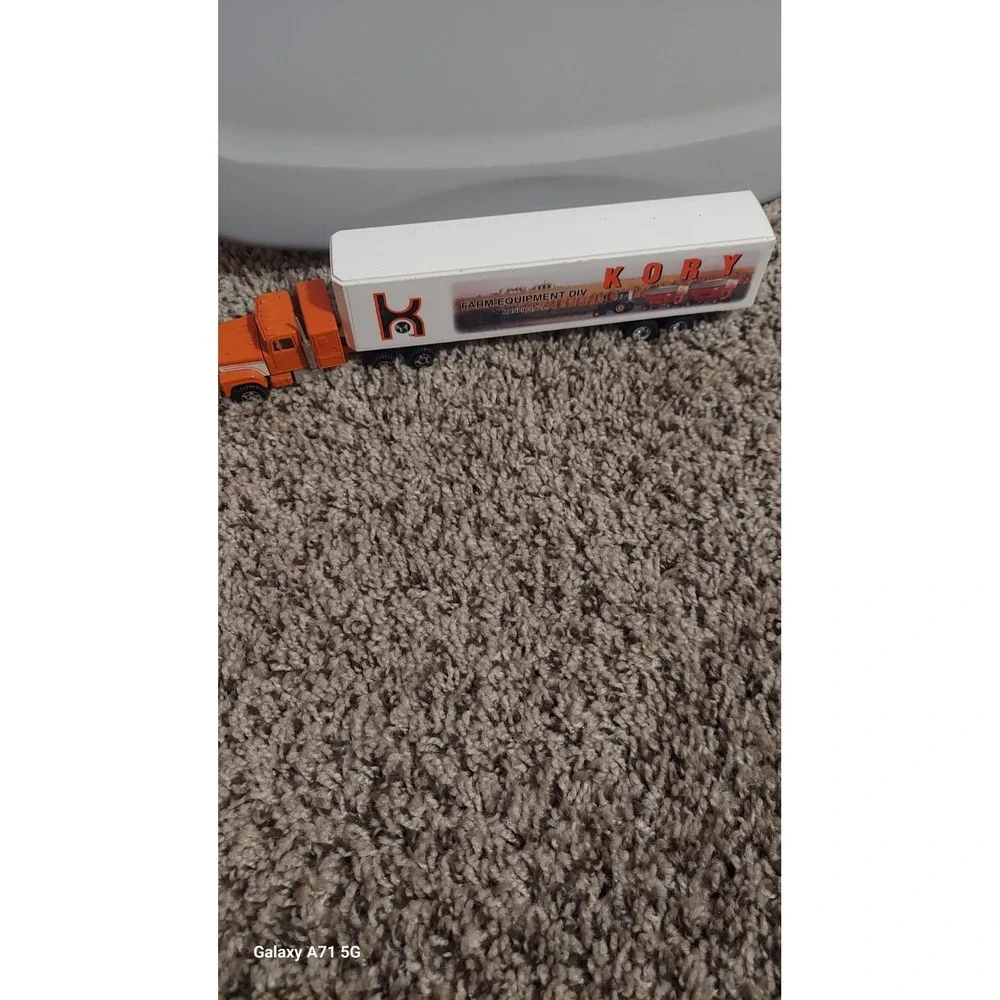 Kory Farm Division Brand‎  Die Cast Semi Cab White/Orange